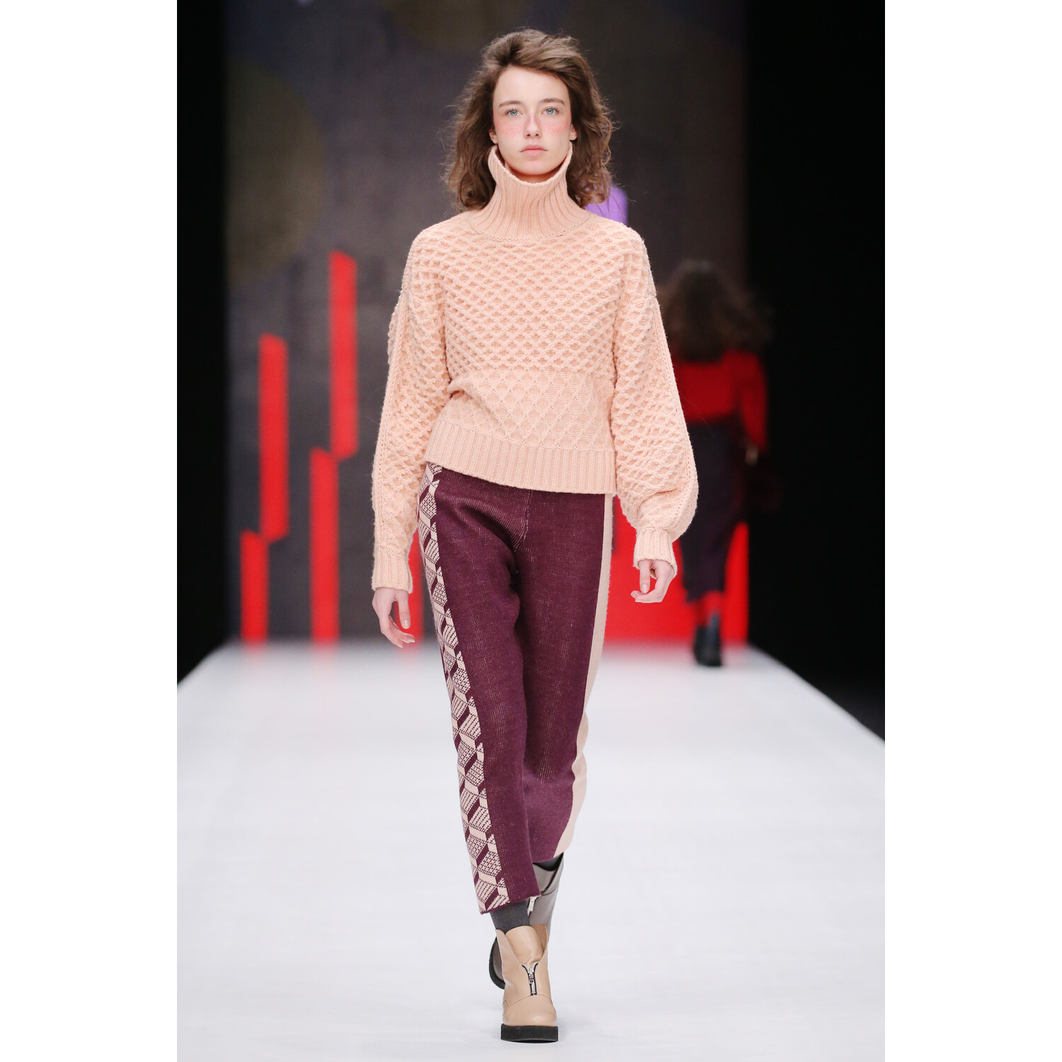 Фото KSENIASERAYA Fall 2018 Ready-to-Wear , Ксения Серая осень зима 2018 , Fashion show , неделя моды в Москве , MBFWRussia , Mercedes Benz Fashion Week , Mainstyles , Mainstyle